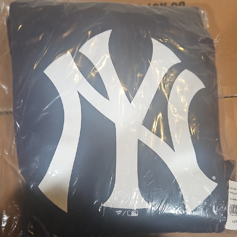 New York Yankees Navy Blue T-Shirt